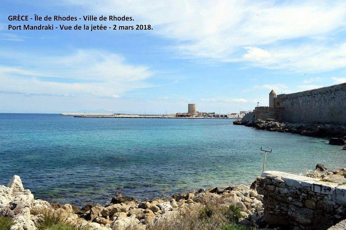 060- Rhodes ville et port d'honneur.JPG